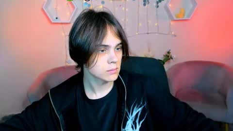 Snapshot of dylan_bold chatting on 11-15-25, 09:50 dylan_bold online show from 11-15-25, 09:50