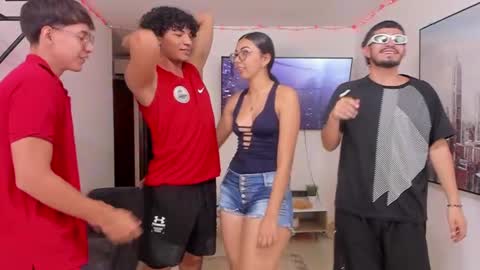 Snapshot of dylanbisex_hot chatting on 12-15-24, 04:26 Mod Dylan Lilith Alan and Drake online show from 12-15-24, 04:26