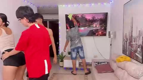 Snapshot of dylanbisex_hot chatting on 12-22-24, 05:42 Mod Dylan Lilith Alan and Drake online show from 12-22-24, 05:42