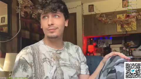 Dylan Daniel 7.8 online show from 11-04-25, 08:52