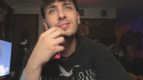 Dylan Daniel 7.8 online show from 11-26-25, 02:23