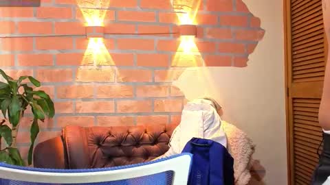 D Y L A N online show from 10-12-25, 08:30