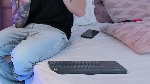 ---DYLAN--- online show from 03-11-25, 03:26