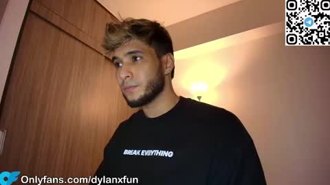 Snapshot of dylanxfun chatting on 09-24-25, 02:37 dylanxfun online show from 09-24-25, 02:37