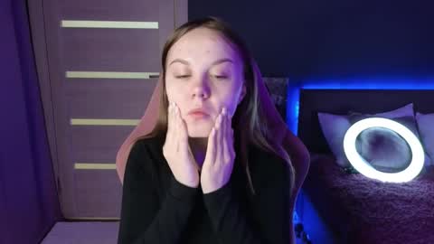 Snapshot of dyna_bae chatting on 10-09-25, 01:47 Dyna online show from 10-09-25, 01:47