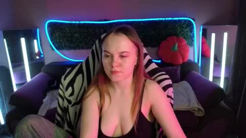 Snapshot of dyna_bae chatting on 11-20-25, 08:58 Dyna online show from 11-20-25, 08:58