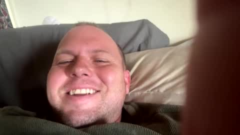 eaglebabyyy online show from 10-17-25, 06:32