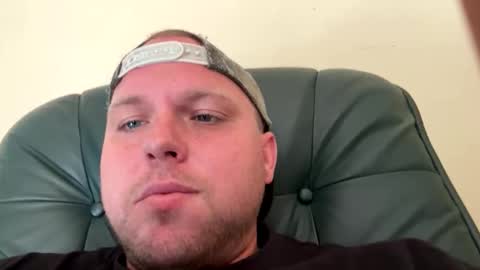 eaglebabyyy online show from 10-18-25, 06:52