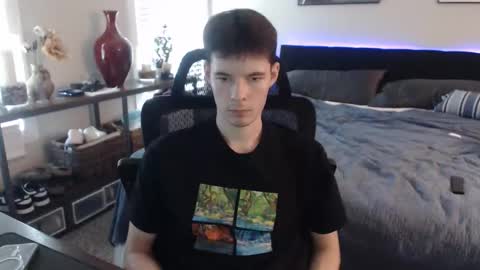 Snapshot of ealexk chatting on 11-20-25, 09:14 Alex online show from 11-20-25, 09:14