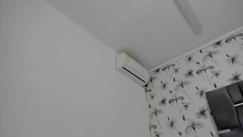 ebanolily online show from 02-12-26, 01:28