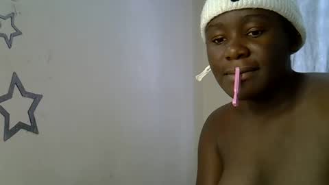 Queen online show from 12-20-25, 08:54