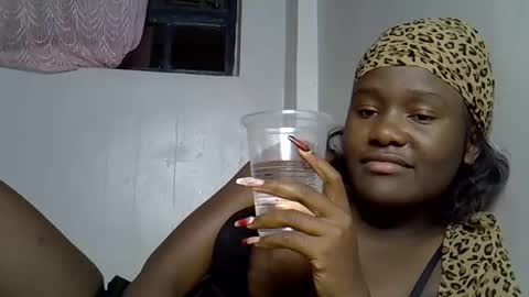 Queen online show from 02-12-26, 10:38