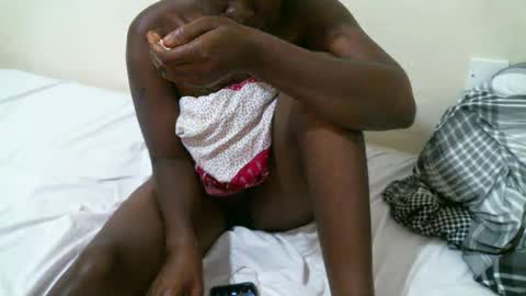 Snapshot of ebony_aleesha chatting on 10-29-25, 06:09 nelly online show from 10-29-25, 06:09