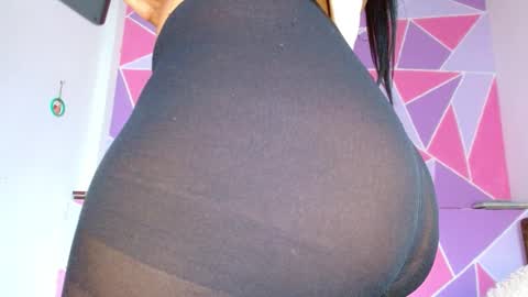 Snapshot of ebony_alika chatting on 12-11-24, 05:15 Alika Ashanti online show from 12-11-24, 05:15