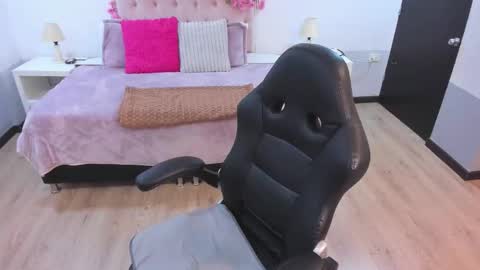 ebony_fantasy2 online show from 10-16-25, 11:55