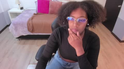 Snapshot of ebony_fantasy2 chatting on 04-10-26, 11:37 ebony_fantasy2 online show from 04-10-26, 11:37