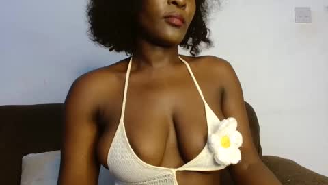 Snapshot of ebony_ghoddes chatting on 10-07-25, 07:22 ebony online show from 10-07-25, 07:22