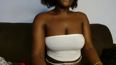 Snapshot of ebony_ghoddes chatting on 10-29-25, 04:20 ebony online show from 10-29-25, 04:20