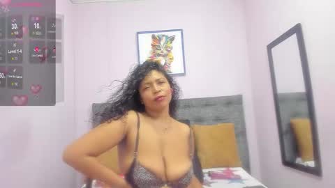 ebony_hot_25 online show from 03-05-26, 10:39