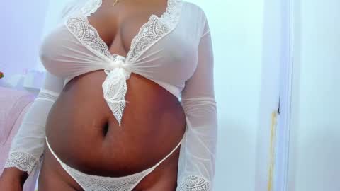 Snapshot of ebony_katterin chatting on 12-24-24, 03:37 ebony_katterin online show from 12-24-24, 03:37