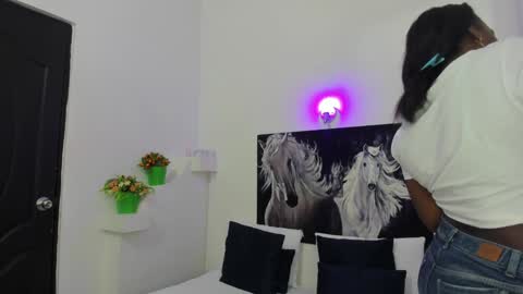 Snapshot of ebony_katterin chatting on 01-26-25, 02:30 ebony_katterin online show from 01-26-25, 02:30