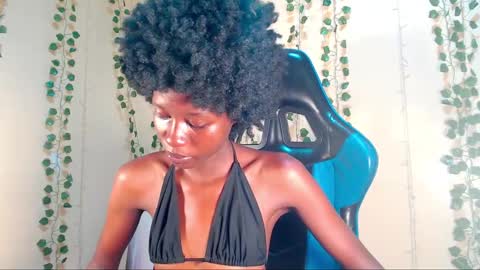 ebony_petite02 online show from 12-03-24, 12:16