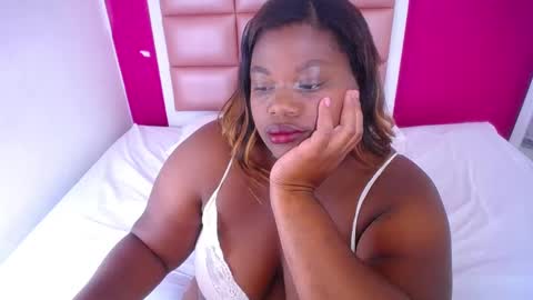 Snapshot of ebony_sugar_mommy chatting on 03-07-25, 08:44 MILENA online show from 03-07-25, 08:44