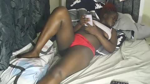 Snapshot of ebony_tasha chatting on 01-27-25, 07:03 tasha online show from 01-27-25, 07:03