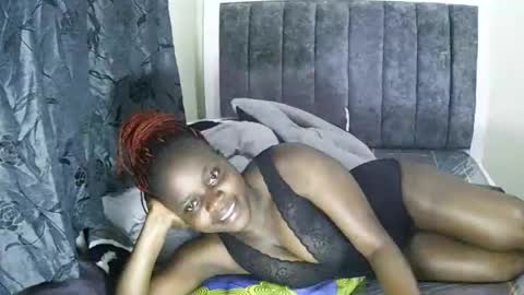 Snapshot of ebony_tasha chatting on 02-01-25, 07:34 tasha online show from 02-01-25, 07:34