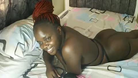 Snapshot of ebony_tasha chatting on 02-07-25, 03:30 tasha online show from 02-07-25, 03:30
