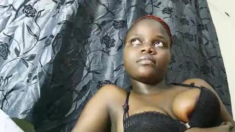 Snapshot of ebony_tasha chatting on 02-07-25, 08:10 tasha online show from 02-07-25, 08:10