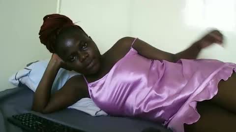 Snapshot of ebony_tasha chatting on 02-11-25, 08:58 tasha online show from 02-11-25, 08:58