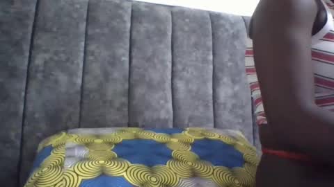 Snapshot of ebony_tasha chatting on 02-19-25, 09:58 tasha online show from 02-19-25, 09:58