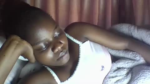 Snapshot of ebony_tasha chatting on 02-26-25, 10:58 tasha online show from 02-26-25, 10:58