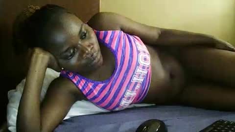 Snapshot of ebony_tasha chatting on 03-05-25, 08:54 tasha online show from 03-05-25, 08:54