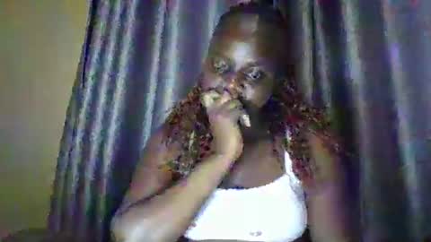 Snapshot of ebony_tasha chatting on 03-09-25, 08:31 tasha online show from 03-09-25, 08:31