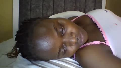 Snapshot of ebony_tasha chatting on 03-12-25, 02:56 tasha online show from 03-12-25, 02:56