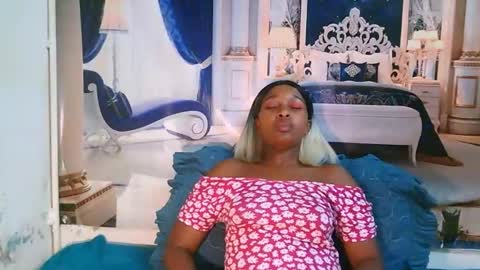 Snapshot of ebonyblisss chatting on 02-05-25, 01:11 Tamia online show from 02-05-25, 01:11