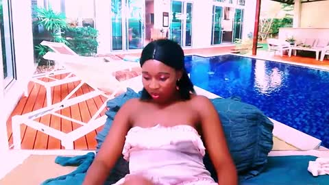 Snapshot of ebonyblisss chatting on 02-15-25, 01:10 Tamia online show from 02-15-25, 01:10