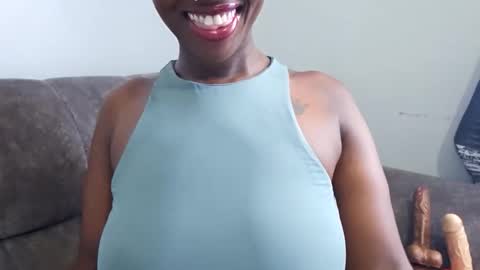 Ebony Melanie online show from 12-14-25, 11:04