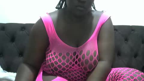 Snapshot of ebonycheb chatting on 12-10-24, 12:50 ebonycheb online show from 12-10-24, 12:50