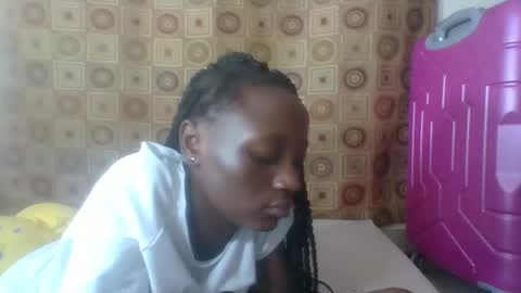 Snapshot of ebonycutegal4 chatting on 02-16-25, 03:16 MELLEN online show from 02-16-25, 03:16