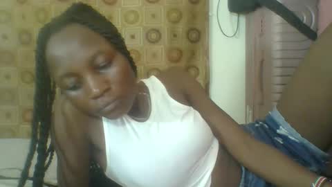 Snapshot of ebonycutegal4 chatting on 02-19-25, 12:44 MELLEN online show from 02-19-25, 12:44
