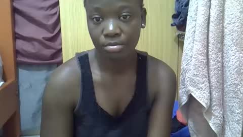 Snapshot of ebonydora chatting on 10-27-25, 06:06 ebonydora online show from 10-27-25, 06:06