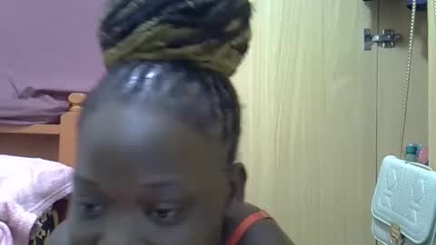 Snapshot of ebonydora chatting on 11-11-25, 12:27 ebonydora online show from 11-11-25, 12:27