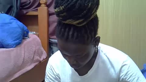 Snapshot of ebonydora chatting on 12-01-25, 05:01 ebonydora online show from 12-01-25, 05:01