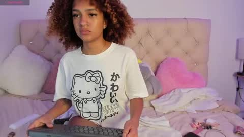 Snapshot of ebonygoddes03 chatting on 12-30-24, 01:04 Queen Ebony online show from 12-30-24, 01:04