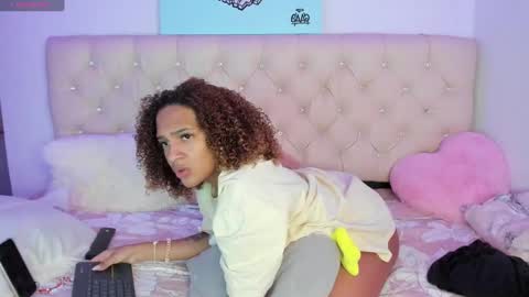 Snapshot of ebonygoddes03 chatting on 02-11-25, 01:20 Queen Ebony online show from 02-11-25, 01:20