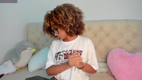 Snapshot of ebonygoddes03 chatting on 03-11-25, 03:59 Queen Ebony online show from 03-11-25, 03:59