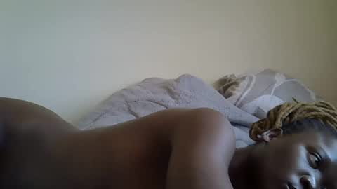 Snapshot of ebonyliliana chatting on 12-13-24, 07:58 ebonyliliana online show from 12-13-24, 07:58